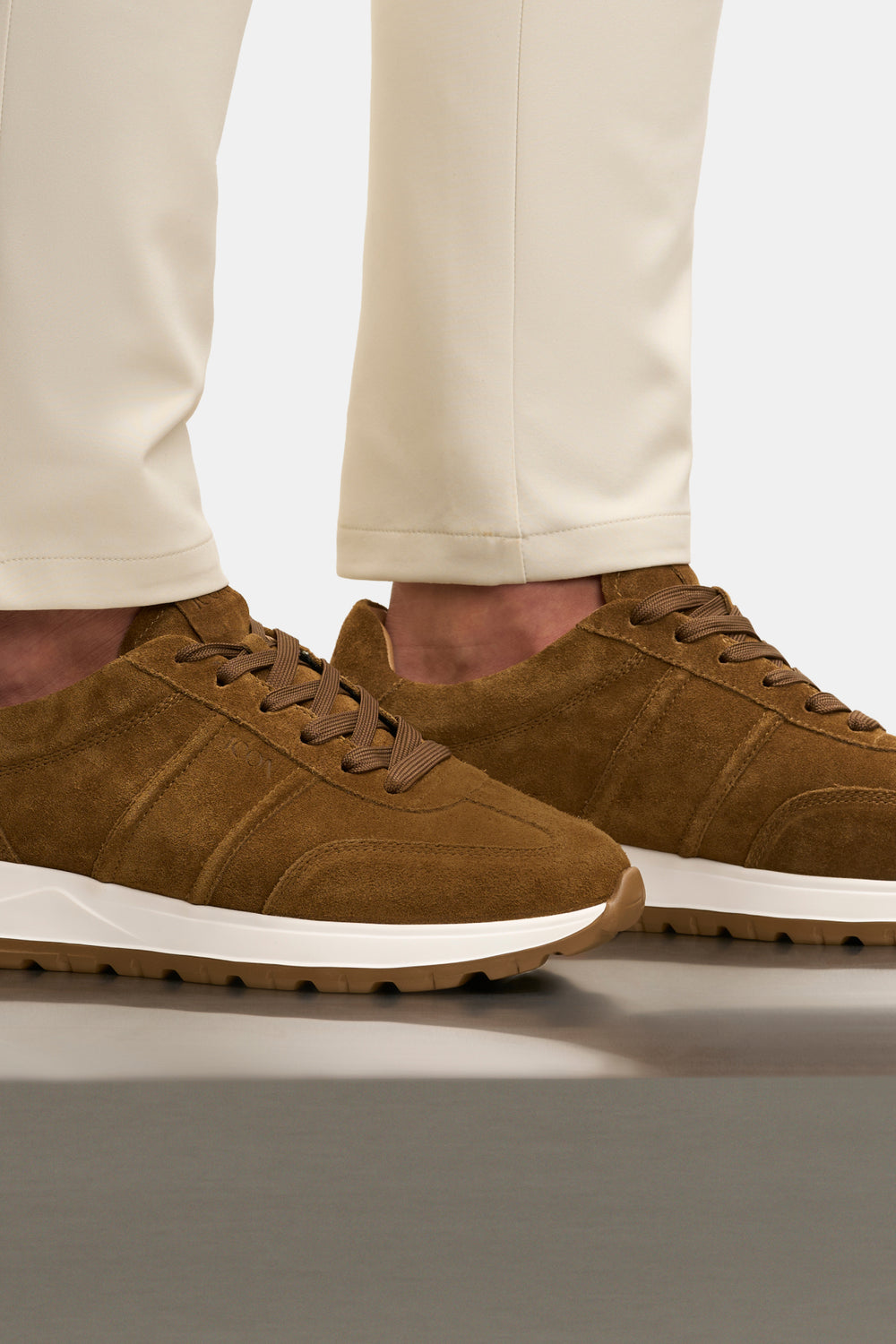 THE CLASSIC SUEDE RUNNER