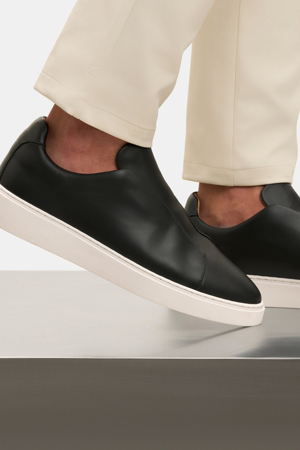 THE ZANO LEATHER TRAINER
