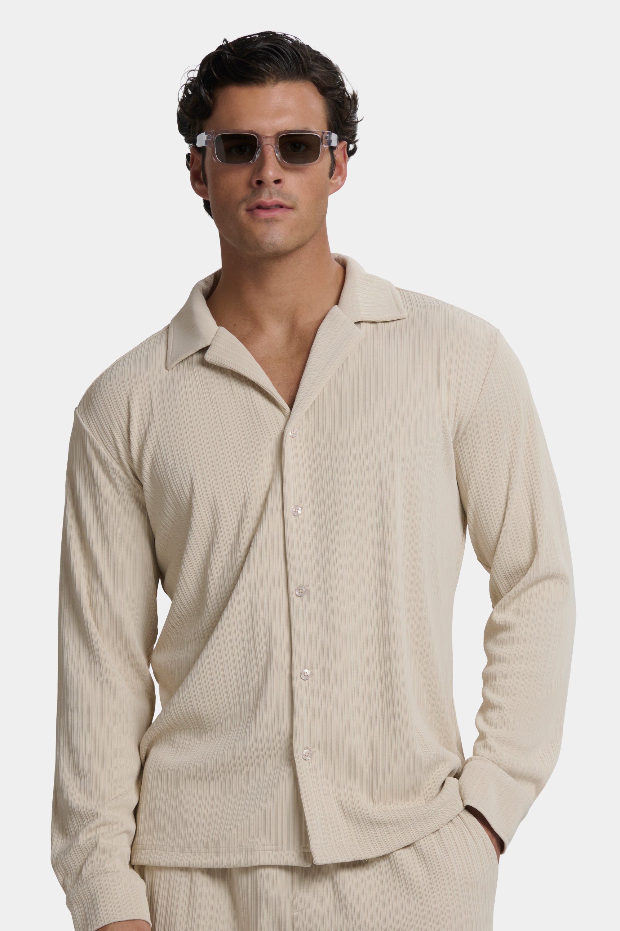 #color_Off White;did=1SQ0ErtJ_C5J2e29-kg6qkYjEJBSbj9O8