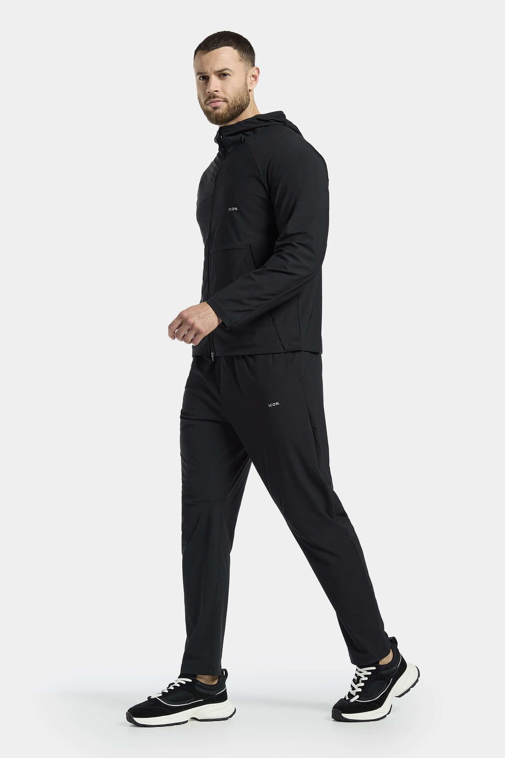 THE ACTIVE HOODED WINDBREAKER