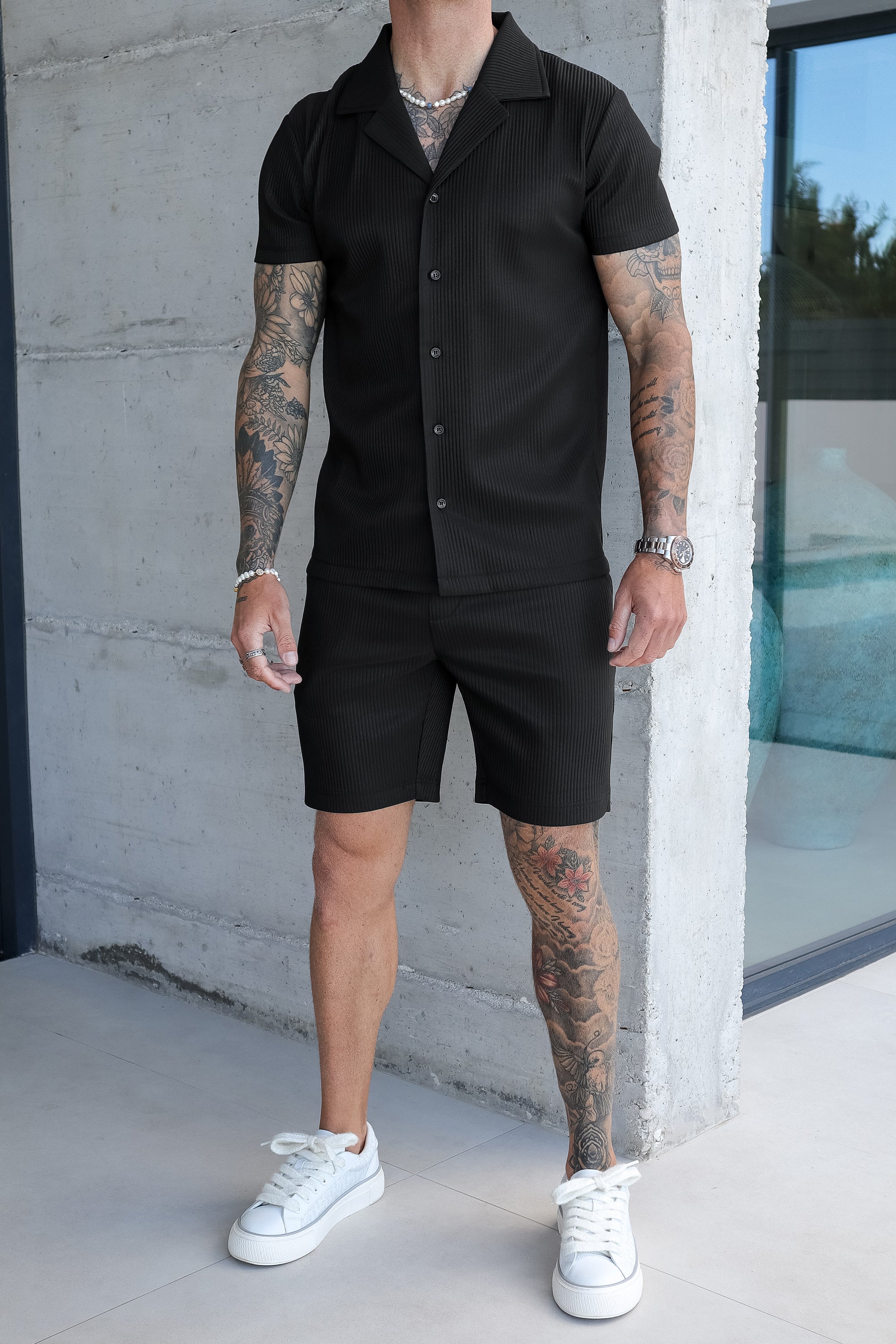 THE ICON.X ROSS CAMPBELL PLEATED SHORT SLEEVE SHIRT - BLACK